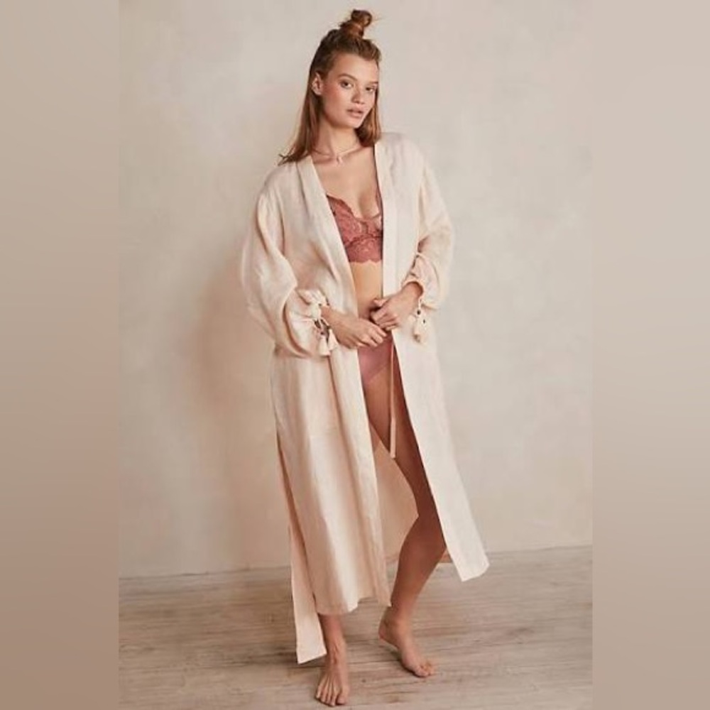 BNWT Spell Designs Mae Linen Robe size M/L